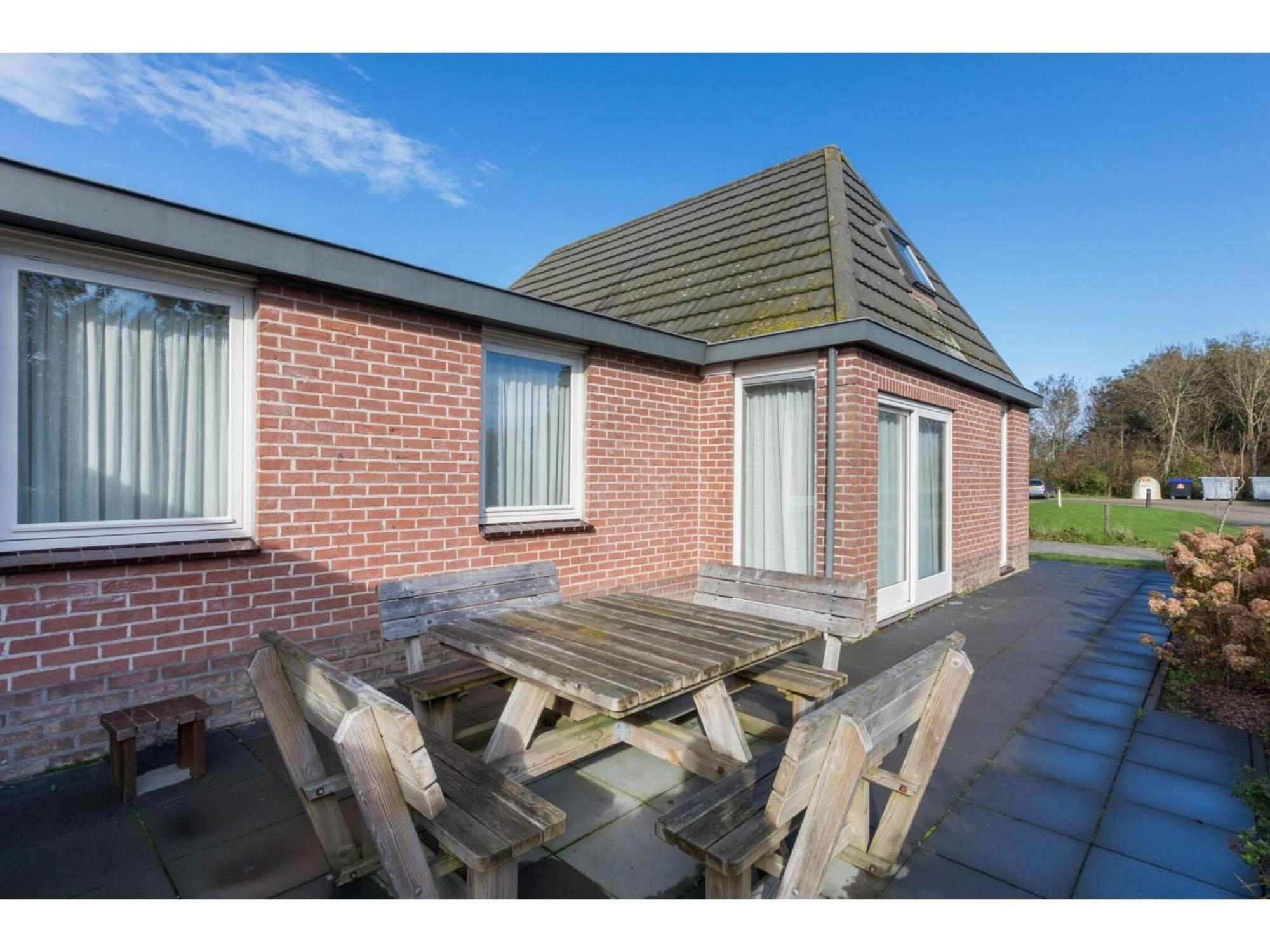 Family House On A Small Park With A Large Playing Field Serooskerke  Exterior foto