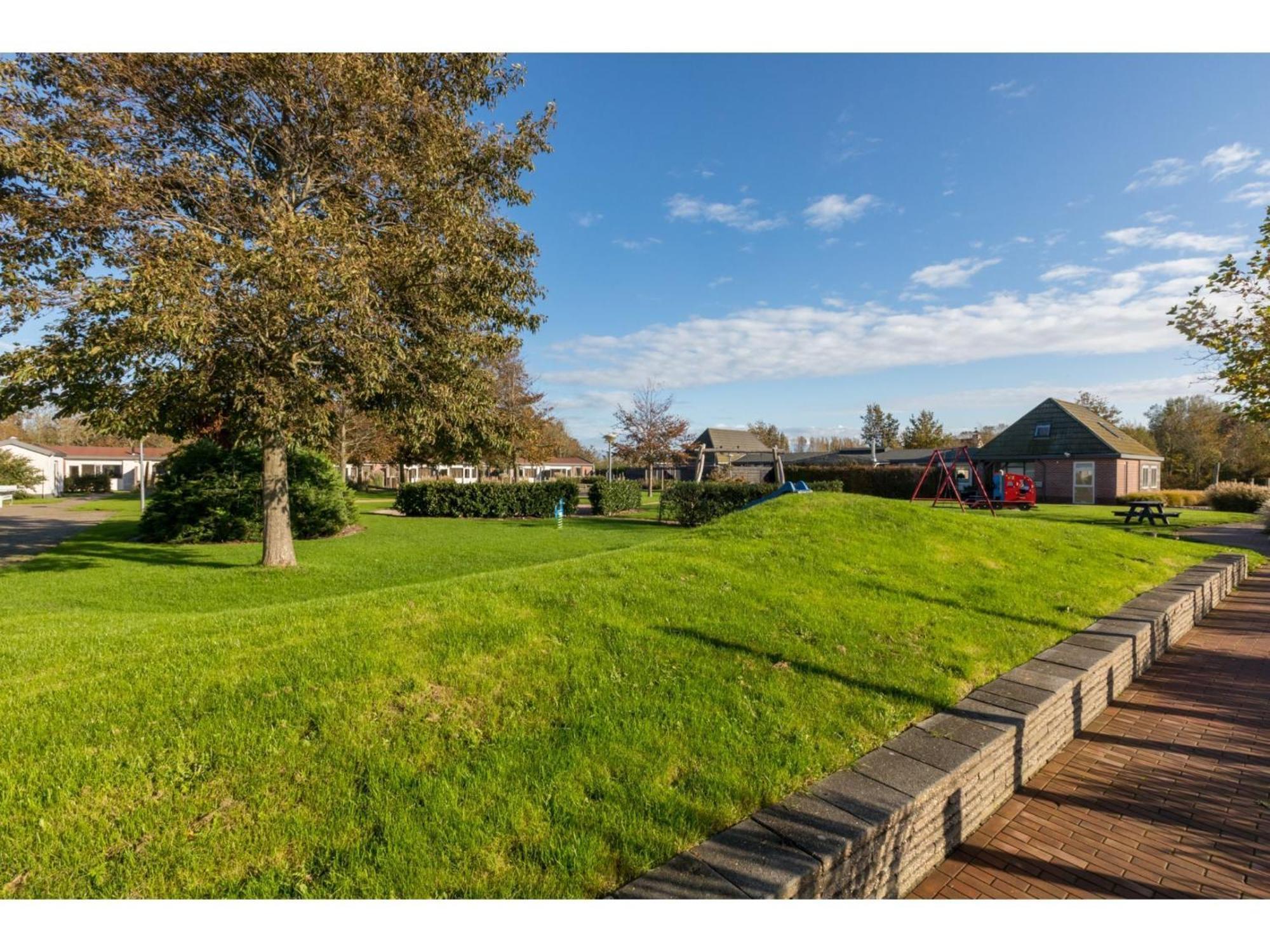 Family House On A Small Park With A Large Playing Field Serooskerke  Exterior foto