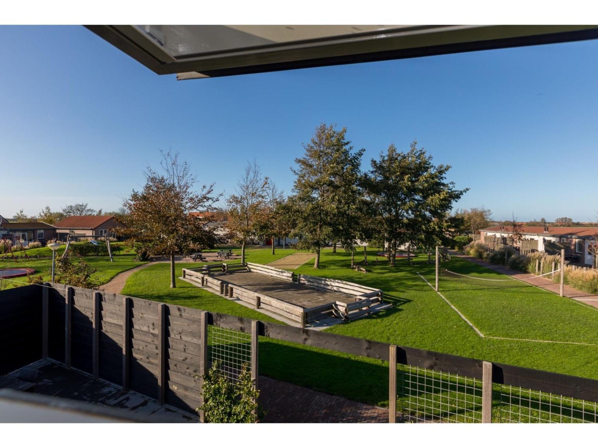 Family House On A Small Park With A Large Playing Field Serooskerke  Exterior foto